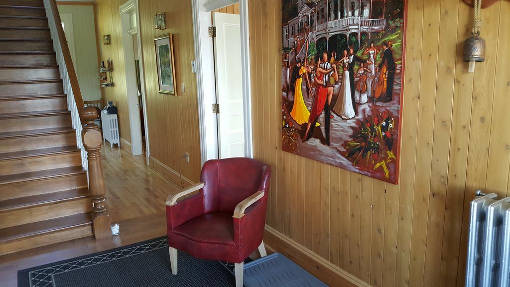 Le Manoir Du Vieux Presbytere Port-Daniel Ngoại thất bức ảnh