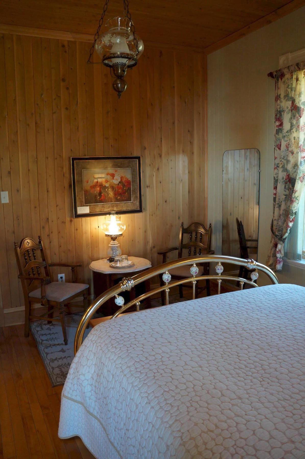 Le Manoir Du Vieux Presbytere Port-Daniel Ngoại thất bức ảnh